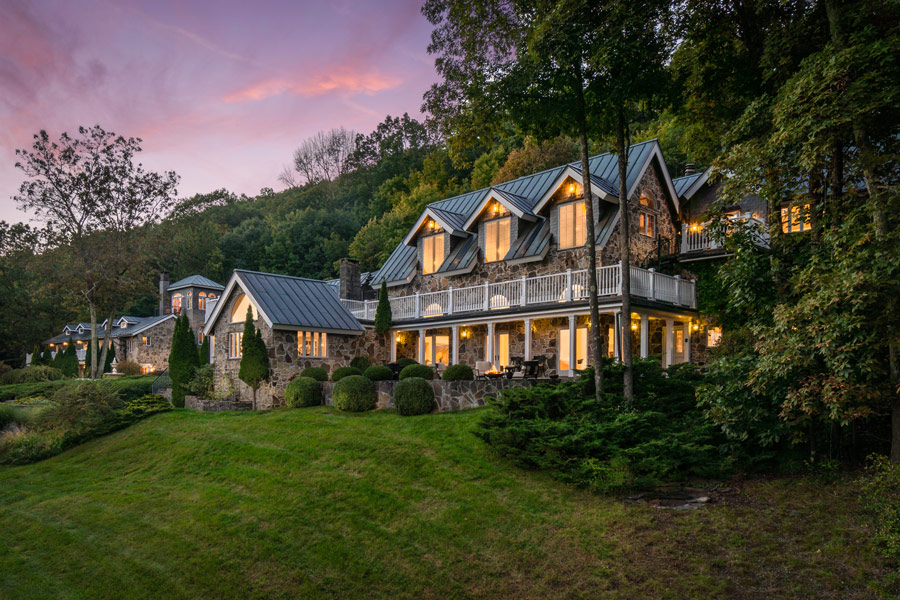 On June 1st, the Luxurious Ashokan House in Woodstock, NY Heads to Luxury Auction®