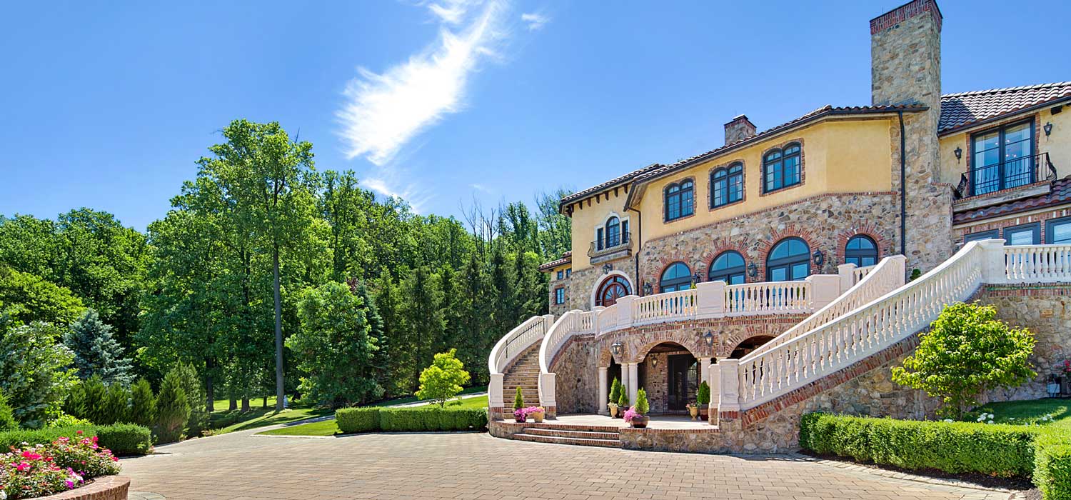 This Sprawling New Jersey Estate is Filled with Tuscan-Style Details