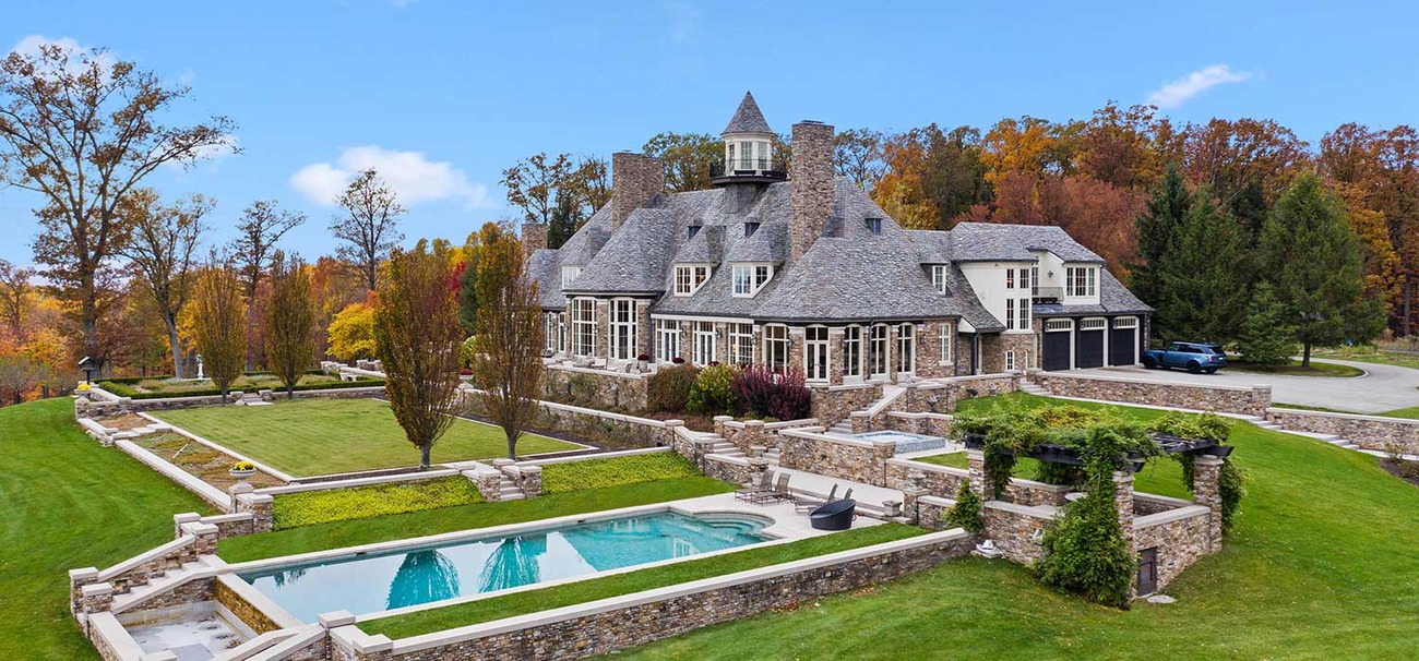 High-End Real Estate Auctions: A Guide to Exclusive Luxury Investments