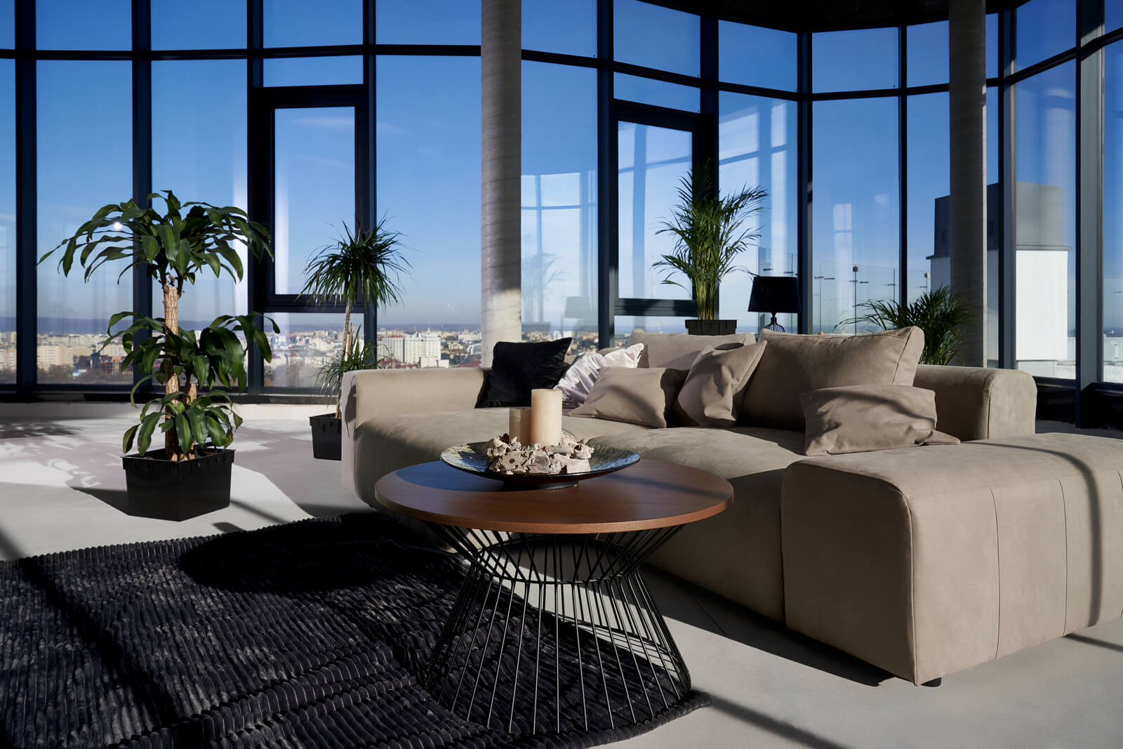 Buying a Luxury Condo in Miami at Auction: What You Need to Know Before You Bid