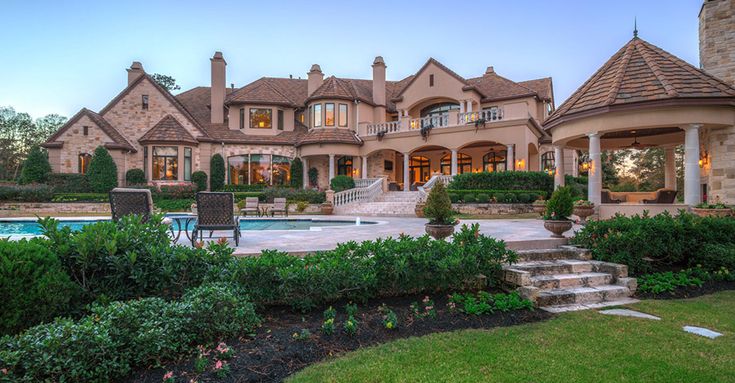 How Luxury Real Estate Auctions Protect Seller Privacy Without Sacrificing Price