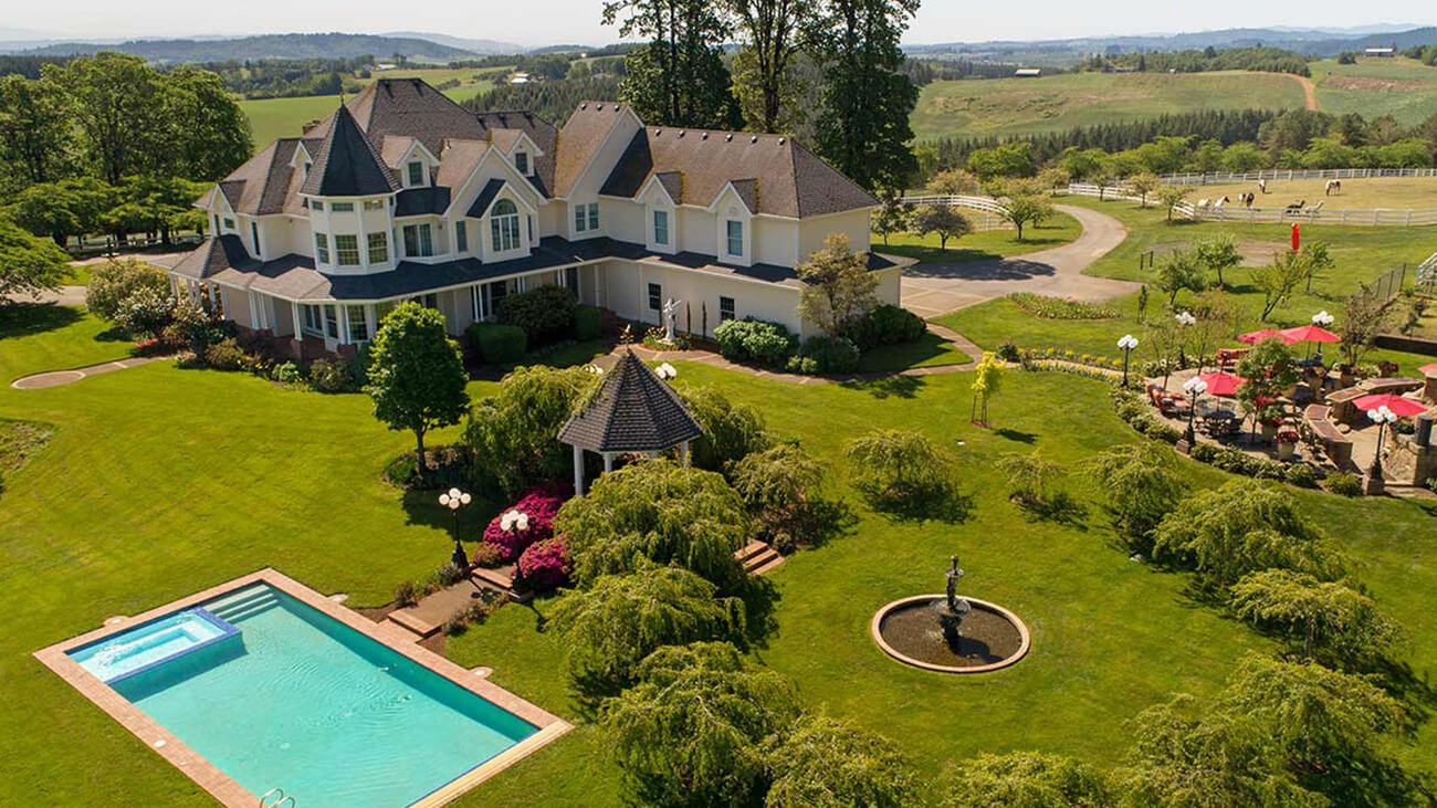 What Is a Buyer’s Premium at a Luxury Property Auction? A Complete Guide for Bidders